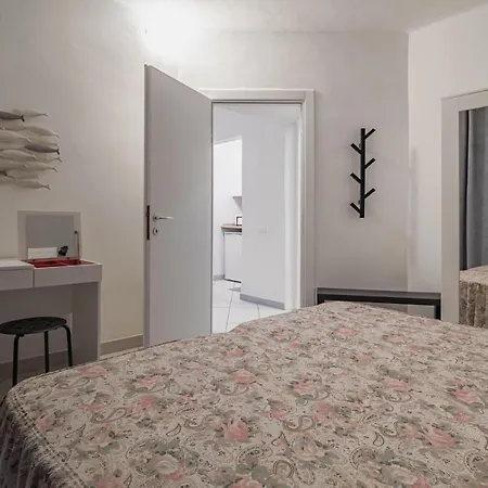 La Casina Lovely Mini Flat Apartment La Spezia
